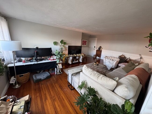 Building Photo - 21 Middlesex Ave