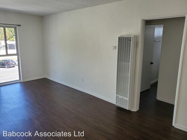 Building Photo - 305 N Broadway