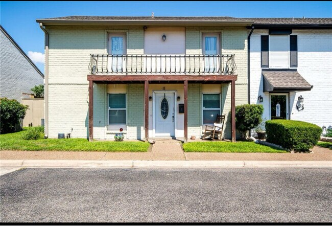 Foto del edificio - 11 Rock Creek Dr