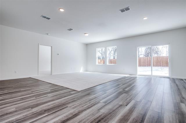 Foto del edificio - 2621 Silver Leaf Ln