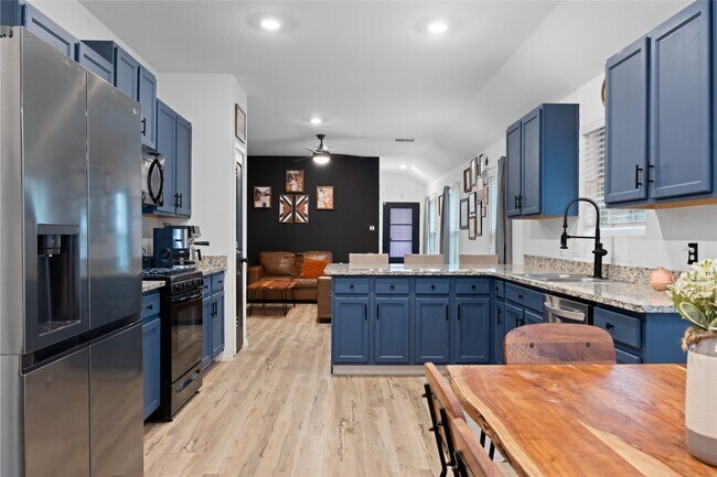 Foto del edificio - 10417 Pineland Dr