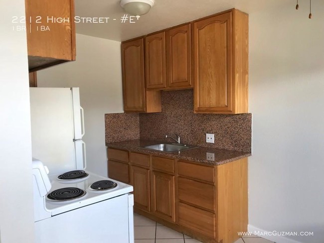 Building Photo - 1 bedroom in Oakland CA 94601