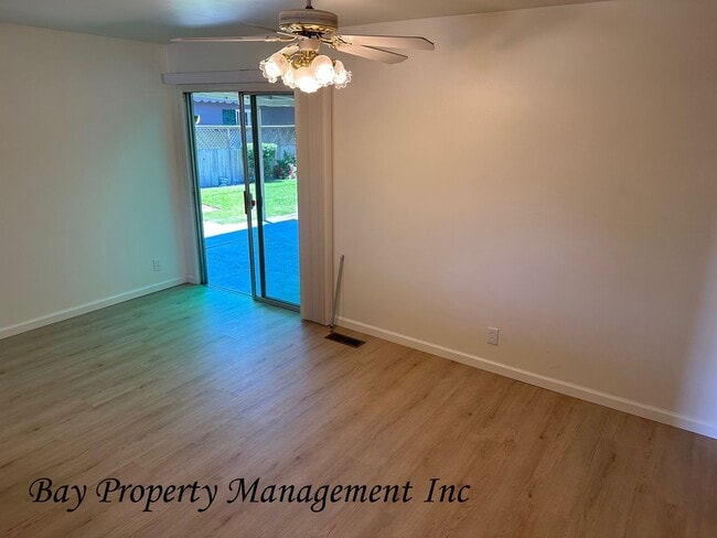 Foto del edificio - Charming 3-Bedroom, 2-Bath Home in South S...