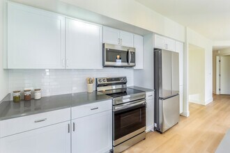 Building Photo - Avalon Towers Bellevue