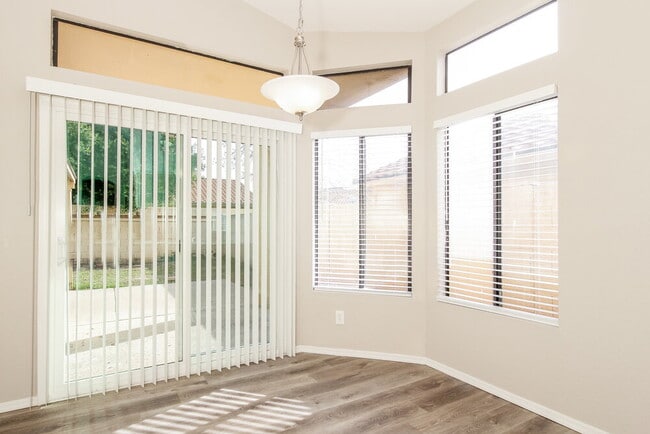 Building Photo - 10905 W Poinsettia Dr