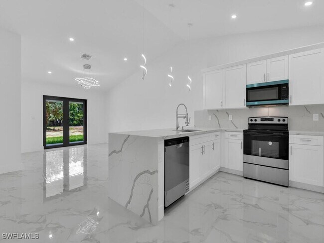 Foto del edificio - 4738-4740 Douglas Ln