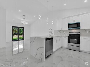 Building Photo - 4738-4740 Douglas Ln