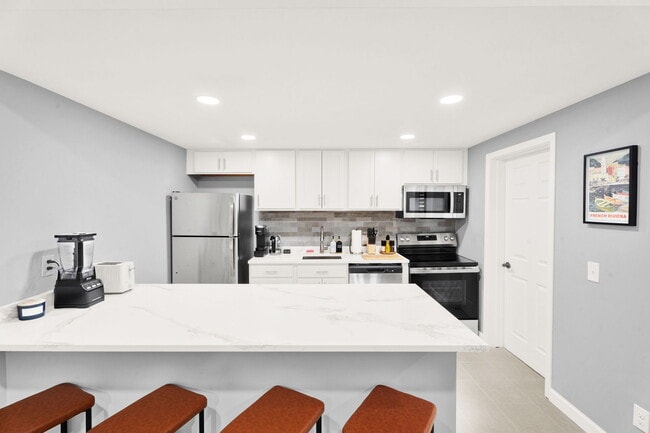 Building Photo - Roanoke Villas Apartments