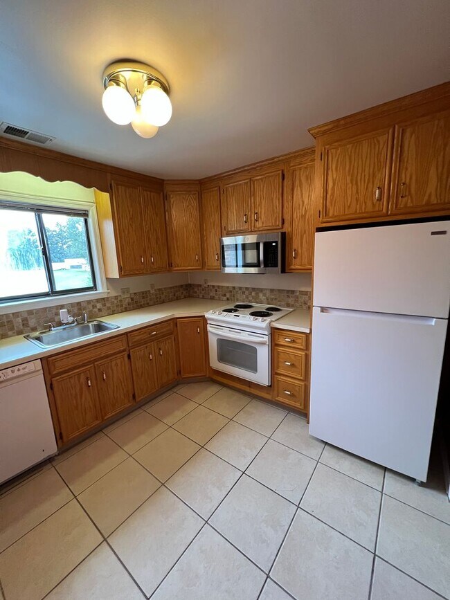 Foto del edificio - TWO Bedroom- East Penn School District