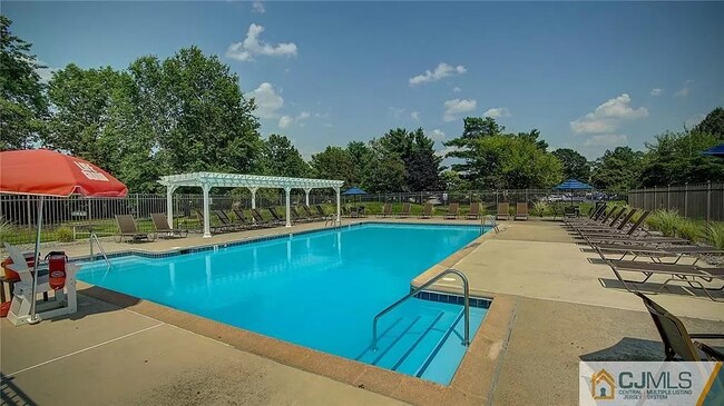 Foto del edificio - 460 Andover Pl