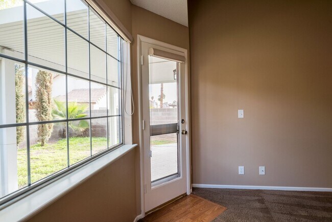 Foto del edificio - 2-Bedroom, 2-Bath House - Las Vegas, NV