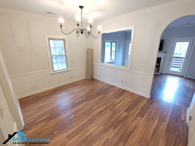 Foto del edificio - 126 Milford Ct