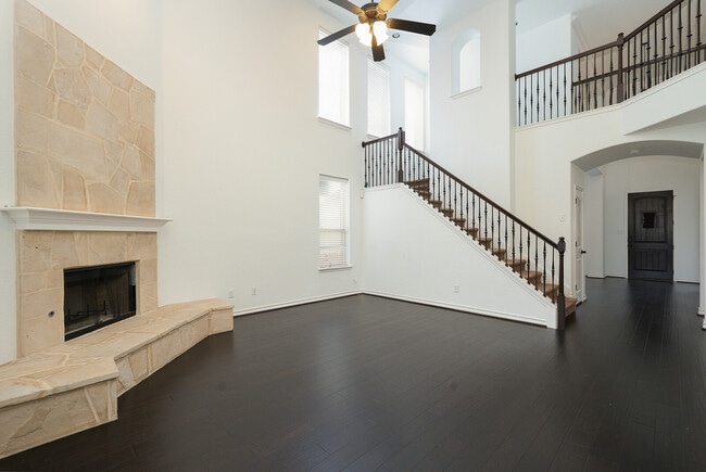 Foto del edificio - 7811 Rushing Creek