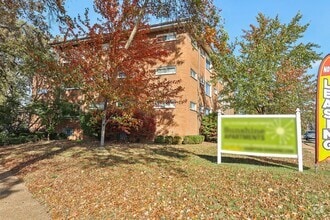 Building Photo - 7055 Hampton Ave