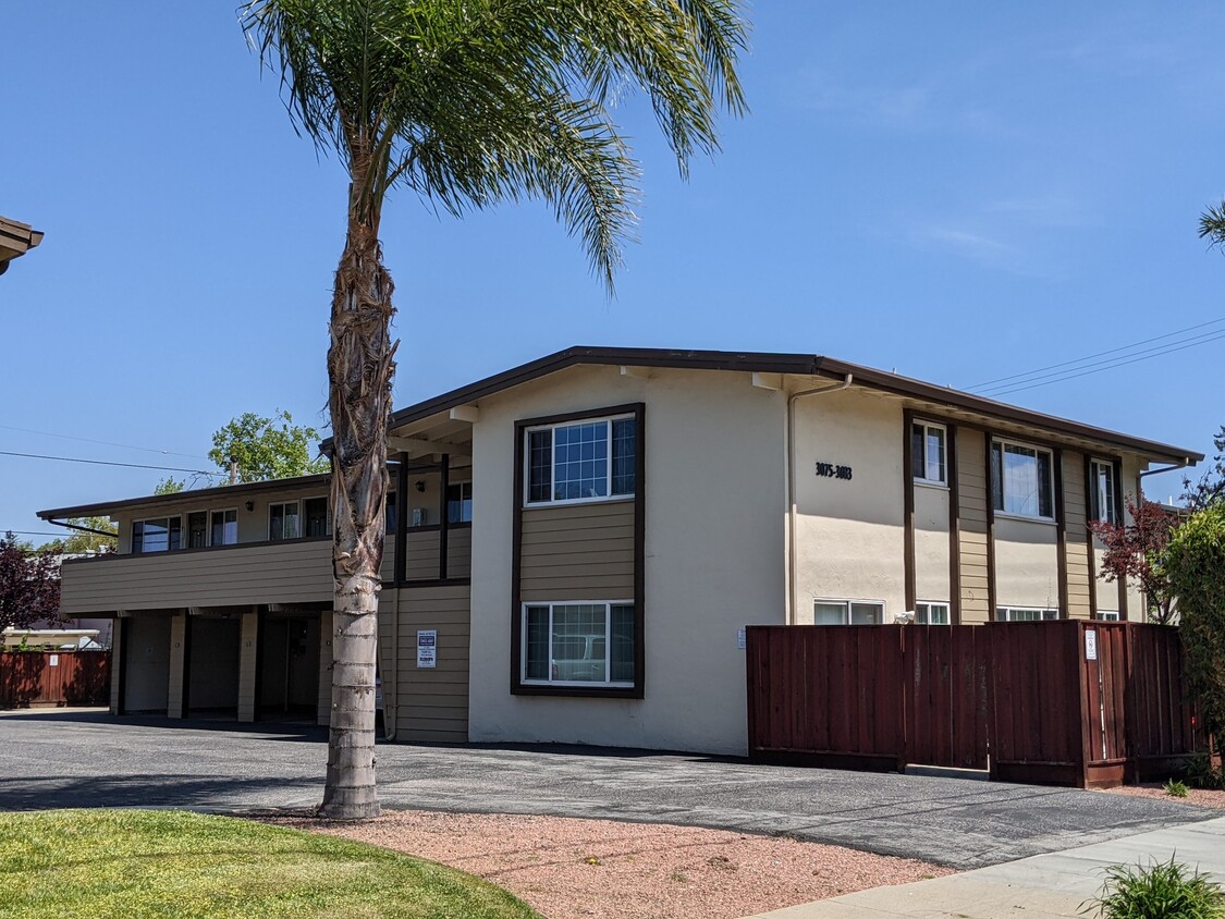 Primary Photo - Alma Street Apartments