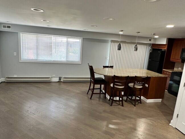 Foto del edificio - 1747 N Drury Ln