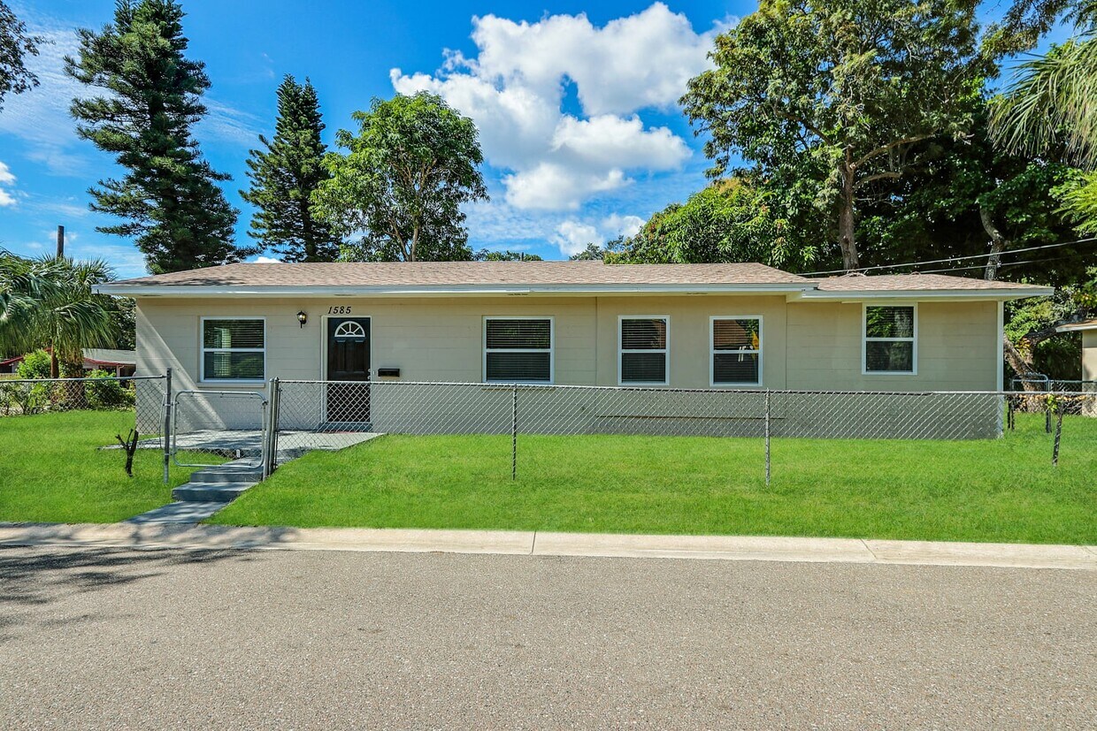 Primary Photo - 1585 47Th St