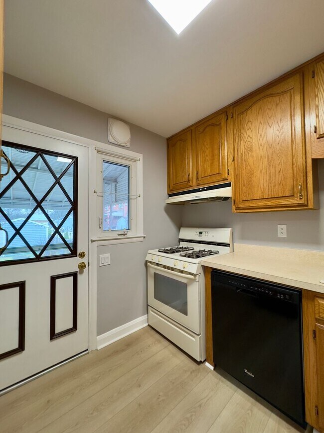 Foto del edificio - Charming 3 Bedroom/1 Bathroom in Parkville, MD!