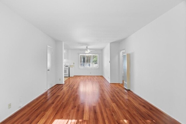Interior Photo - 11660 Chenault Street,