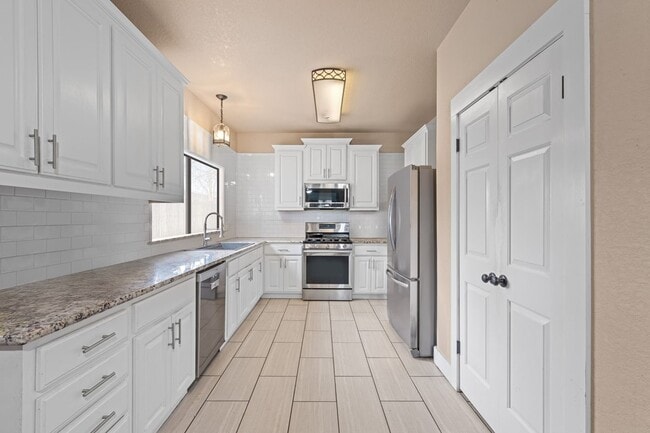 Building Photo - 312 Lytle St