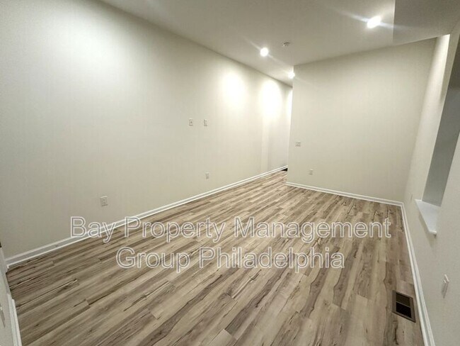 Foto del edificio - 2250 N Park Ave