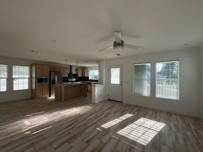 Building Photo - 118 Leopard Ln