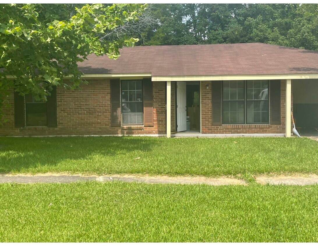 Primary Photo - 423 Charles Ave