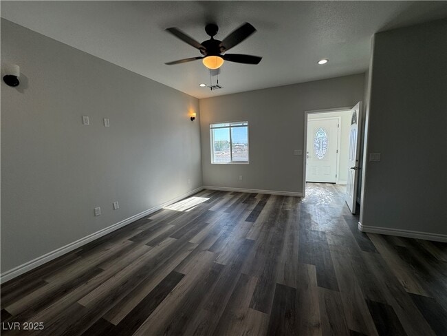 Building Photo - 2430 Banyon St