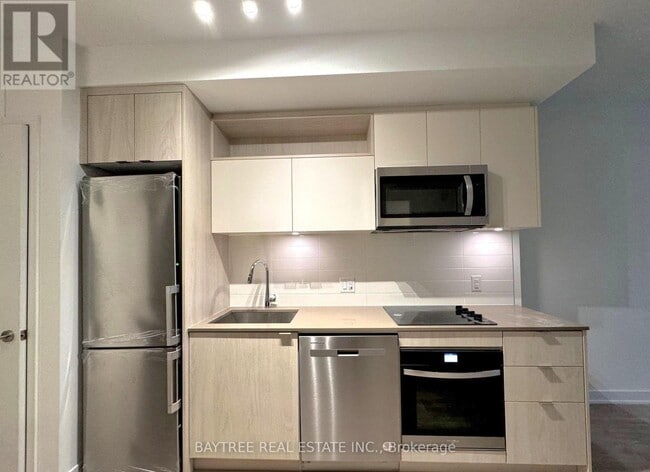 Building Photo - 100 Dalhousie St