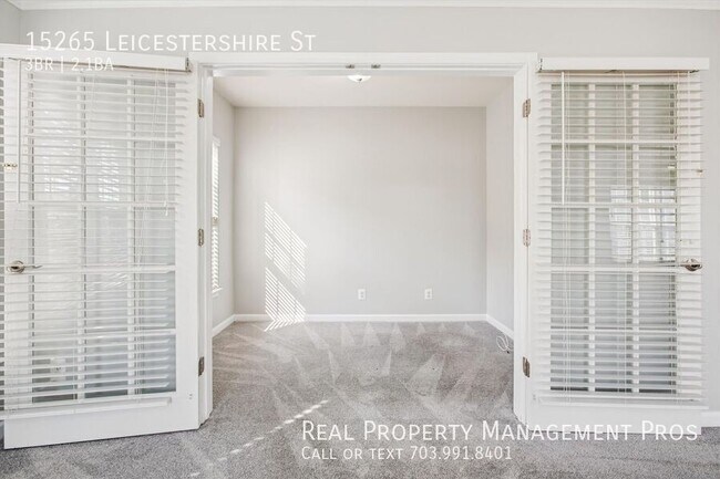 Foto del edificio - 15265 Leicestershire St