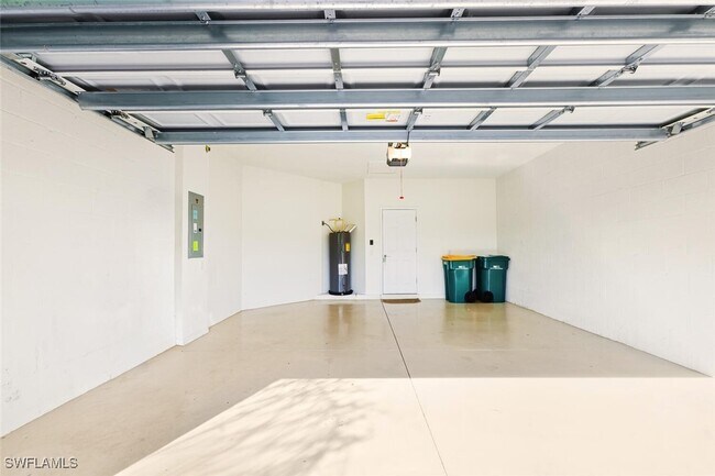 Foto del edificio - 2080 Wellington St