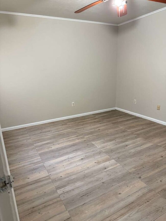 Foto del edificio - 9210 Glen Meadow Ln