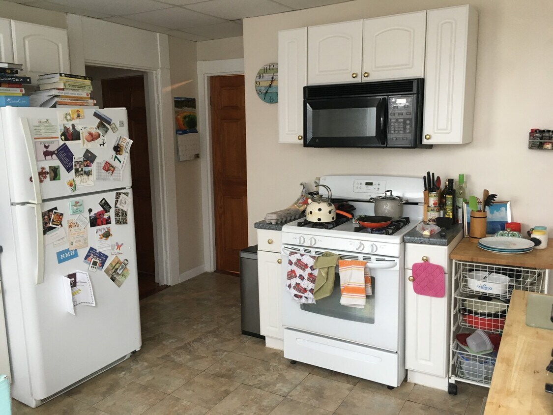Primary Photo - 275 Putnam Ave