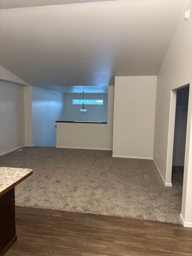 Foto del edificio - 3 Bed 2.5 Bath Single Family Home