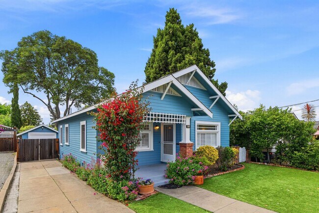 Foto del edificio - Cottage Style Home