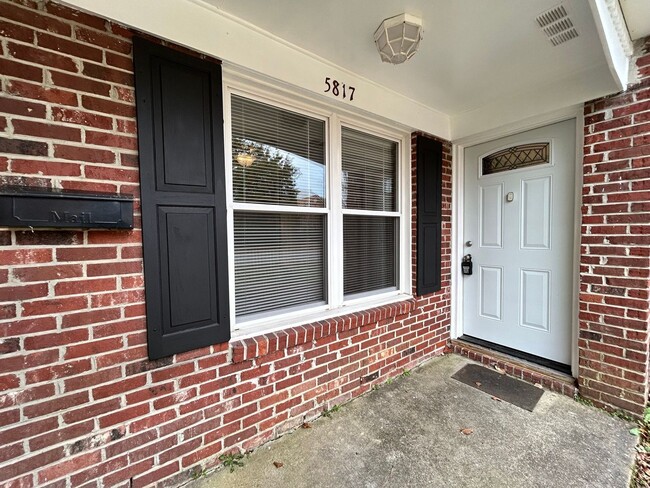 Building Photo - Welcome to this charming townhouse "ASK AB...