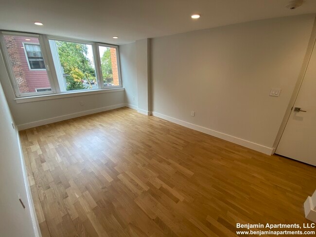 Foto del edificio - 334 Harvard St