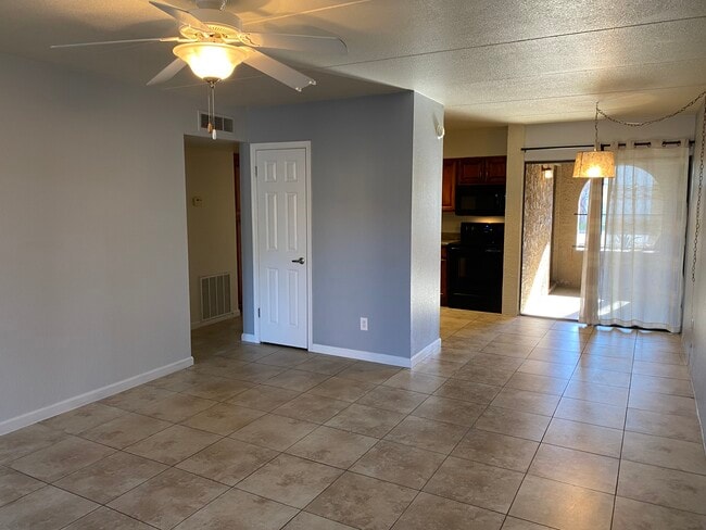 Building Photo - 7110 E Continental Dr