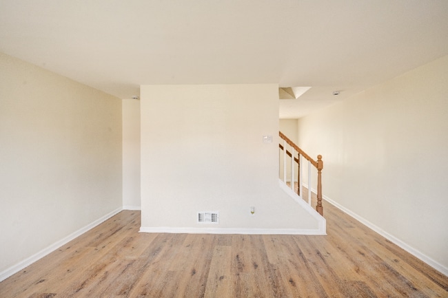 Building Photo - 787 Yale Ave