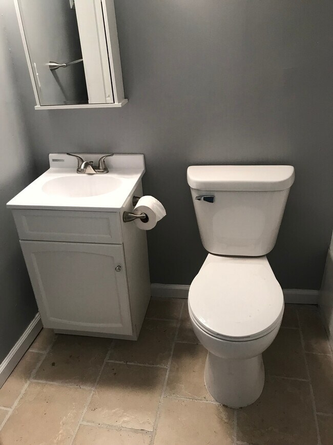 Foto del edificio - 2 Bedroom,  Renovated, Energy Effecient, Home for Rent