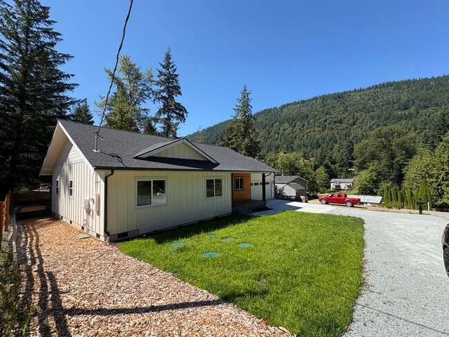 Foto del edificio - 3019 Hemlock Way