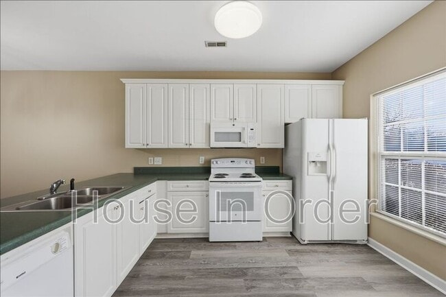 Building Photo - 48 Ridgestone Cir