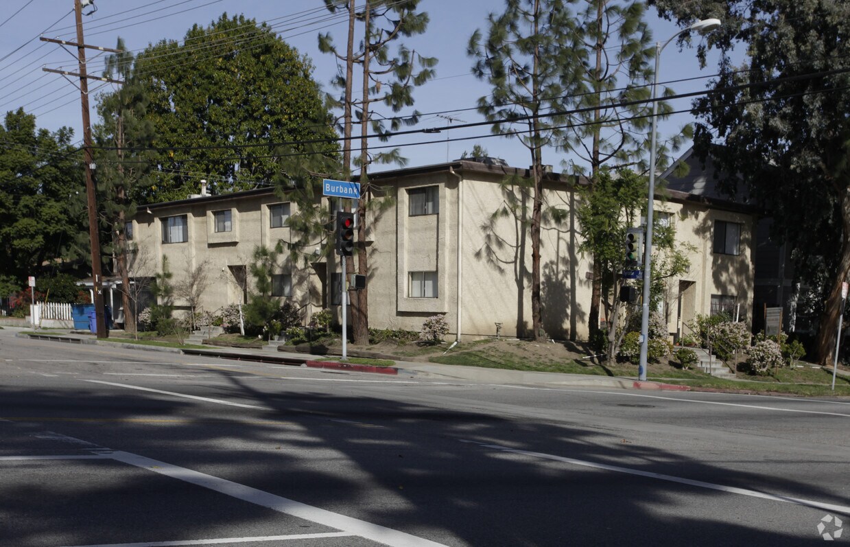 Primary Photo - 14259 Burbank Blvd