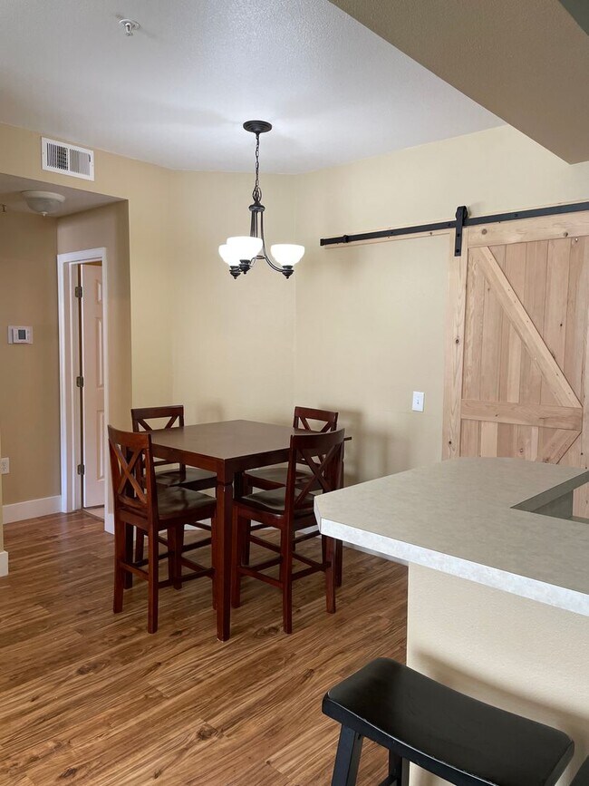Foto del edificio - 4545 Wheaton Dr