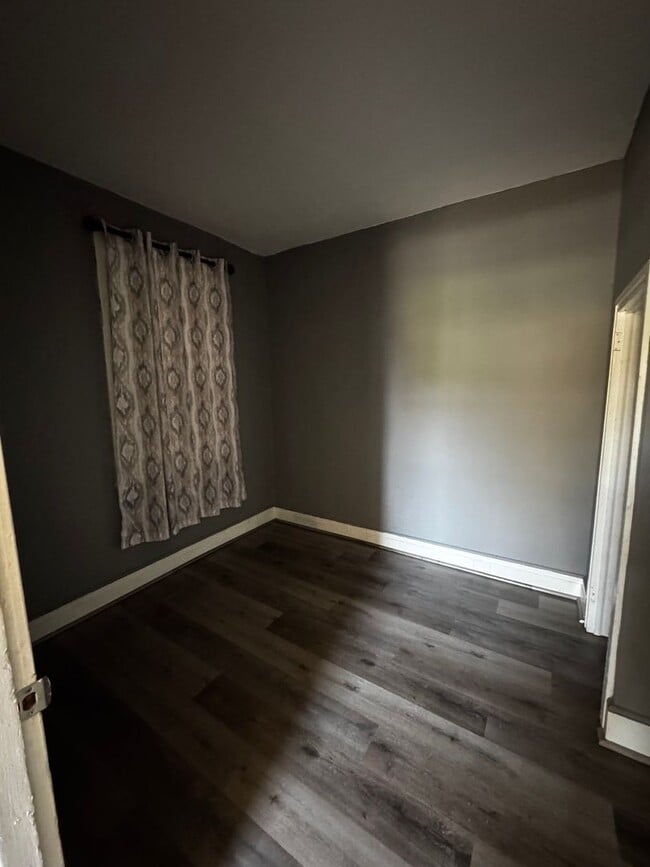 Foto del edificio - 2 Bedroom, 1st Floor Apartment