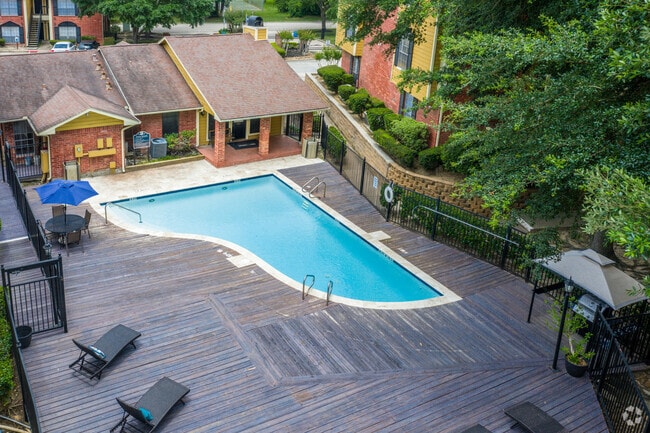 Pool - Riverwalk