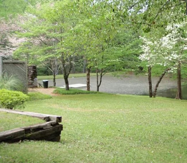 Building Photo - 1160 12 Oaks Cir