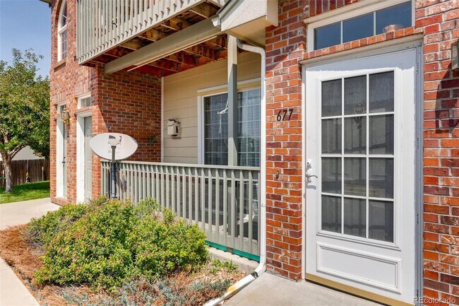 Foto del edificio - Charming 2 bedroom/ 2-bathroom unit in Castleview Condominium complex- Great location - 1 car gar...