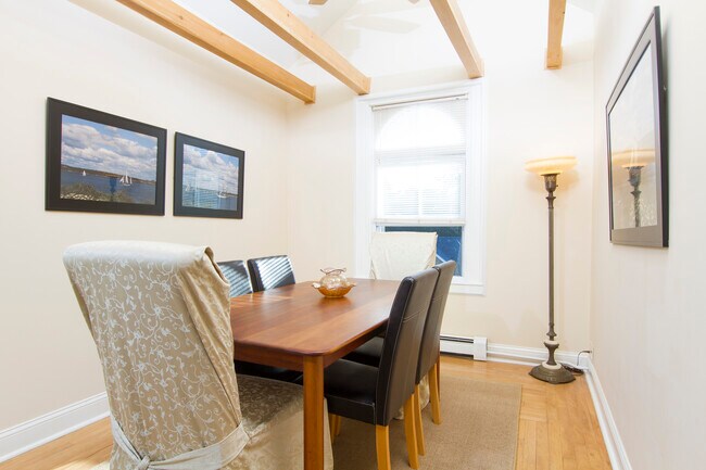 Foto del edificio - 95 Coggeshall Ave