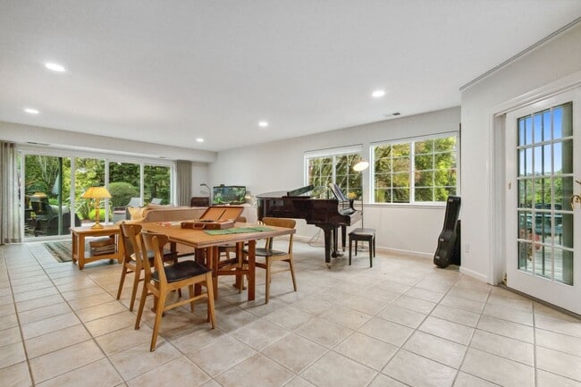 Foto del edificio - 3565 Star Ridge Rd